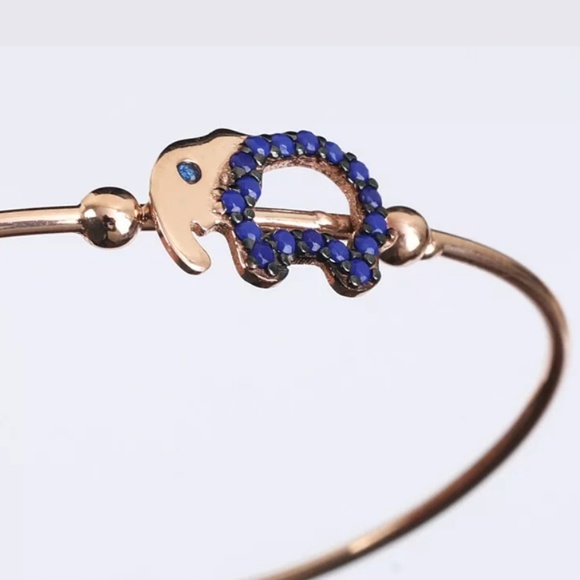 Fun & dainty sapphire elephant bracelet - Picture 3 of 3